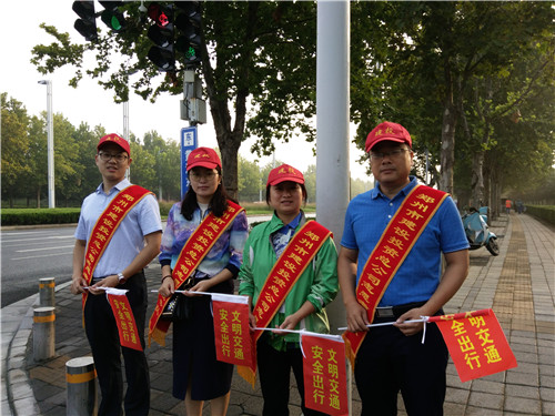 半岛网页版登入界面-半岛online(中国)积极开展“文明交通”义务劝导活动