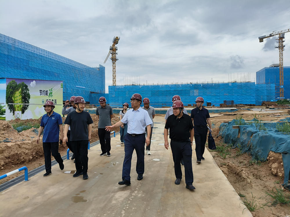 半岛网页版登入界面-半岛online(中国)党委书记、董事长汪洋到六十七高级中学项目调研项目建设工作